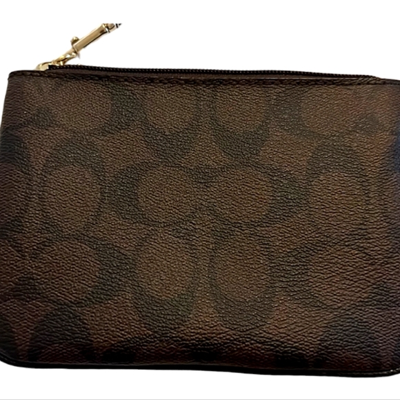 COACH AUTHENTIC MONOGRAM SIGNATURE CANVAS WRISTLET LNC COND W/HANGTAG - Picture 5 of 14